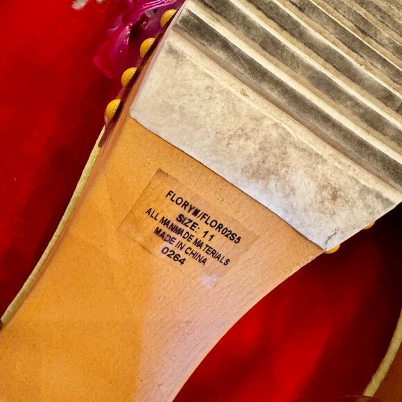 Betsey Johnson Floryn Flower Embellished Platform Heeled Sandals Size 11 PVC - Picture 15 of 15